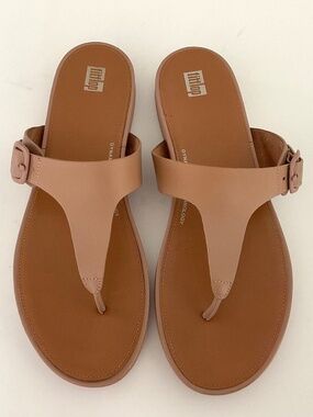 FITFLOP Gracie Matt-Buckle Leather Toe-Post Sandals in Beige Size 11